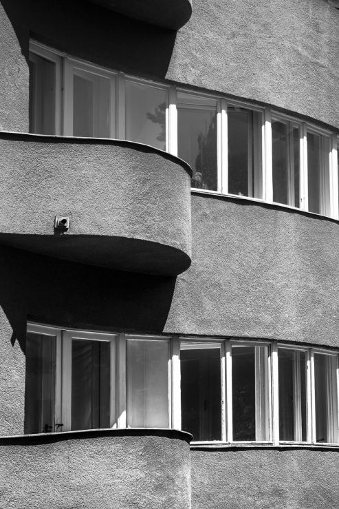 Curved balcony on building in Budapest tour