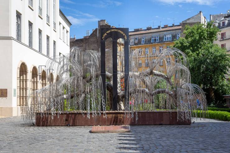 Holocaust Tree of Life Budapest sculpture