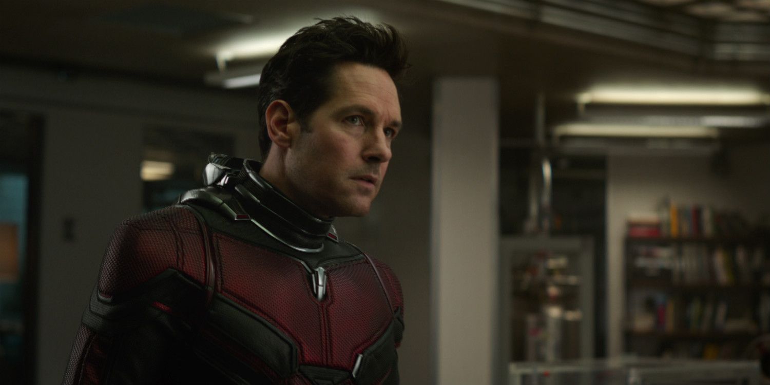 Scott in his Ant-Man costume without his helmet in Avengers Endgame
